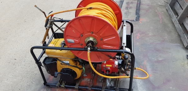 ปั้มฉีดยา .5 แรง พร้อมโรลสาย