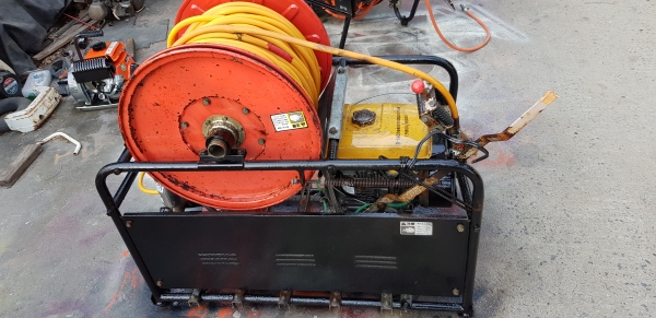 ปั้มฉีดยา .5 แรง พร้อมโรลสาย