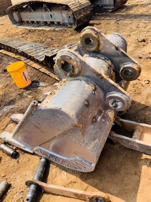 ขายค่ะ!! บุ้งกี๋ Cat 320 ถอดจากตัวรถ สภาพสวยมากๆค่ะ