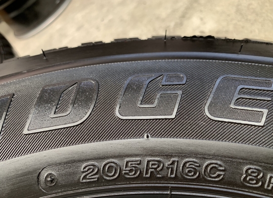 ยางป้ายแดง 205R16 Bridgestone ปี 18 ดอกเต็มๆ ตุ่มอลังทุกเส้น