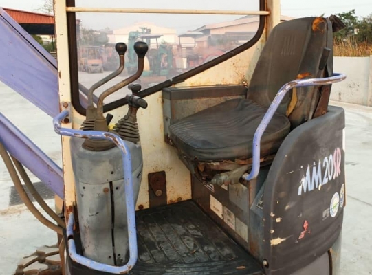 MM20 มิสซู @185,000฿ (รถนอกนำเข้า ขายถูก) ระบบสตาดร์กุแจดับกุแจ( ขนานรถเทียบเท่าPC20) คลอนโทลน้ำมัน รถนอกสถาพดีพร้อมใช้เพิ่งนำเข้า  ยังไม่เคยใช้งานในไทยเลยตัวเดินเต่ากะต่าย แรงเครื่องมิสซู3สูบ เครื่องดีปั้มเเรงบูมอาร์มสวยช่างล่างดี  รถสวยไฟฟ้าเต็มเร็วแรงไ