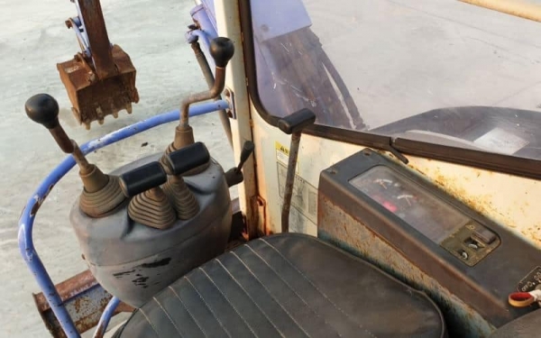 MM20 มิสซู @185,000฿ (รถนอกนำเข้า ขายถูก) ระบบสตาดร์กุแจดับกุแจ( ขนานรถเทียบเท่าPC20) คลอนโทลน้ำมัน รถนอกสถาพดีพร้อมใช้เพิ่งนำเข้า  ยังไม่เคยใช้งานในไทยเลยตัวเดินเต่ากะต่าย แรงเครื่องมิสซู3สูบ เครื่องดีปั้มเเรงบูมอาร์มสวยช่างล่างดี  รถสวยไฟฟ้าเต็มเร็วแรงไ