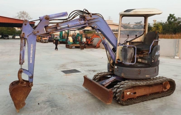 MM20 มิสซู @185,000฿ (รถนอกนำเข้า ขายถูก) ระบบสตาดร์กุแจดับกุแจ( ขนานรถเทียบเท่าPC20) คลอนโทลน้ำมัน รถนอกสถาพดีพร้อมใช้เพิ่งนำเข้า  ยังไม่เคยใช้งานในไทยเลยตัวเดินเต่ากะต่าย แรงเครื่องมิสซู3สูบ เครื่องดีปั้มเเรงบูมอาร์มสวยช่างล่างดี  รถสวยไฟฟ้าเต็มเร็วแรงไ