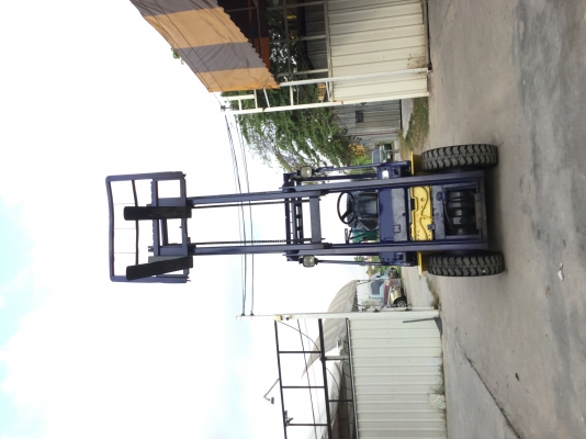 อาร์ ซี เอข โฟรคลิฟท์  ขาย โคมะสุ   2.5 ตัน เบนซิล เสา 3 เมตร