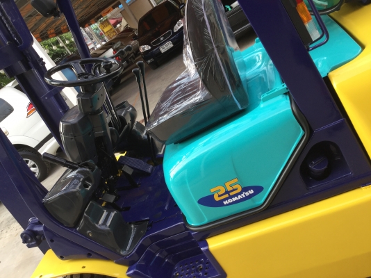 อาร์ ซี เอข โฟรคลิฟท์  ขาย โคมะสุ   2.5 ตัน เบนซิล เสา 3 เมตร