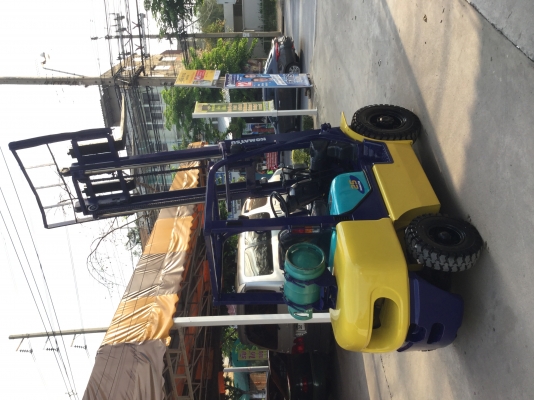 อาร์ ซี เอข โฟรคลิฟท์  ขาย โคมะสุ   2.5 ตัน เบนซิล เสา 3 เมตร