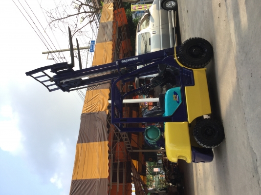 อาร์ ซี เอข โฟรคลิฟท์  ขาย โคมะสุ   2.5 ตัน เบนซิล เสา 3 เมตร