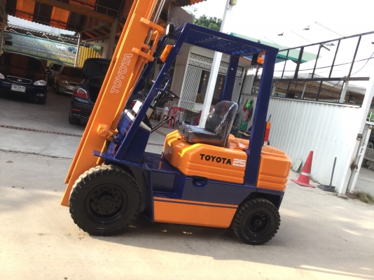 อาร์ ซี เอช โฟรคลิฟท์   ขาย โตโยต้า รุ่น 5 ดีเซล 2.5 ตัน