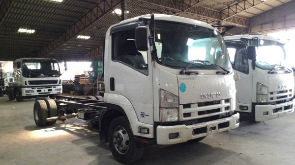 ISUZU FRR 6 ล้อประกอบ ISUZU FRR 6 ล้อประกอบ