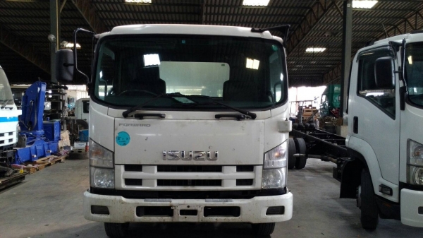 ISUZU FRR 6 ล้อประกอบ