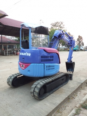 ขายรถขุด Komatsu PC28UU-3 เครื่องKomatsu 3สูบ เครื่องยนต์3D82 คอนโทรลสั้น ปั้มนิ้ว แทรคยาง มีหลังคา 