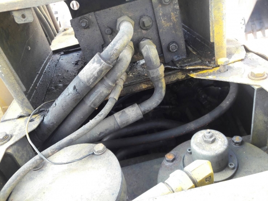 ขายรถขุดSumitomo SH145 เทียบเท่ารถ 120 เครืองยนต์มิตซูบิชิ 4 สูบ เทอร์โบ 4D32 คอนโทรลน้ำมัน ปั้มนิ้ว แทรคเหล็ก มีแอร์ (รถใช้งานบริษัท)