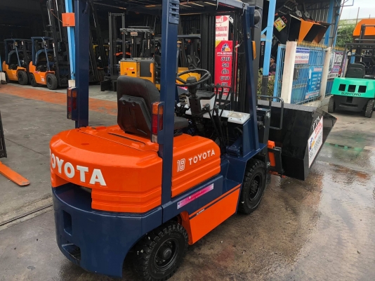 รถตักยางพารา รถตักยางพารา