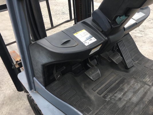 รถโฟล์คลิฟท์เสาสูง3เมตรเครื่องยนต์ดีเชลเกียร์ออโต้ รถโฟล์คลิฟท์เสาสูง3เมตรเครื่องยนต์ดีเชลเกียร์ออโต้