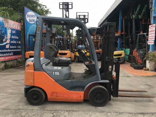 รถโฟล์คลิฟท์เสาสูง3เมตรเครื่องยนต์ดีเชลเกียร์ออโต้ รถโฟล์คลิฟท์เสาสูง3เมตรเครื่องยนต์ดีเชลเกียร์ออโต้