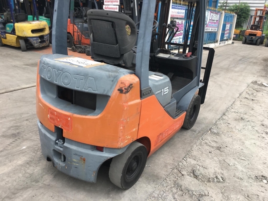 รถโฟล์คลิฟท์เสาสูง3เมตรเครื่องยนต์ดีเชลเกียร์ออโต้ รถโฟล์คลิฟท์เสาสูง3เมตรเครื่องยนต์ดีเชลเกียร์ออโต้