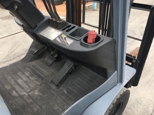 รถโฟล์คลิฟท์เสาสูง3เมตรเครื่องยนต์ดีเชลเกียร์ออโต้ รถโฟล์คลิฟท์เสาสูง3เมตรเครื่องยนต์ดีเชลเกียร์ออโต้