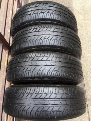 ยาง​ BF Goodrich​ 215​ 65 16 ปี18 ดอกเต็ม ไม่มี​ปะ​ เนื้อนิ่มๆ ใช้ยาว​ ราคา​ไม่​แพง​