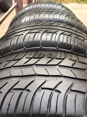 ยาง​ BF Goodrich​ 215​ 65 16 ปี18 ดอกเต็ม ไม่มี​ปะ​ เนื้อนิ่มๆ ใช้ยาว​ ราคา​ไม่​แพง​