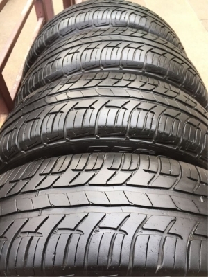 ยาง​ BF Goodrich​ 215​ 65 16 ปี18 ดอกเต็ม ไม่มี​ปะ​ เนื้อนิ่มๆ ใช้ยาว​ ราคา​ไม่​แพง​