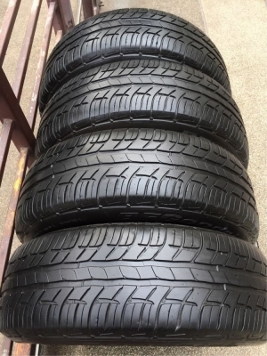 ยาง​ BF Goodrich​ 215​ 65 16 ปี18 ดอกเต็ม ไม่มี​ปะ​ เนื้อนิ่มๆ ใช้ยาว​ ราคา​ไม่​แพง​