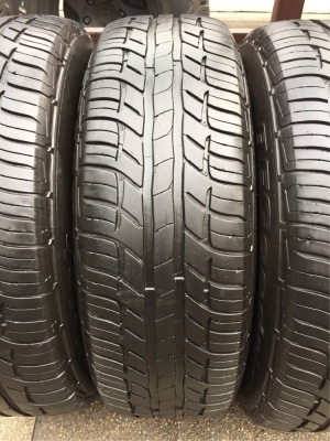ยาง​ BF Goodrich​ 215​ 65 16 ปี18 ดอกเต็ม ไม่มี​ปะ​ เนื้อนิ่มๆ ใช้ยาว​ ราคา​ไม่​แพง​