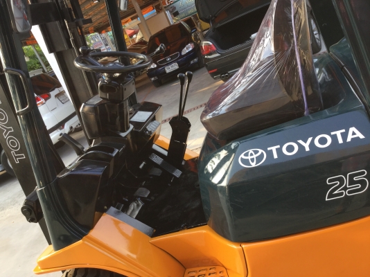 อาร์ ซี เอช โฟรคลิฟท์   ขาย โตโยต้า รุ่น 5 ดีเซล 2.5 ตัน เสา 3 เมตร