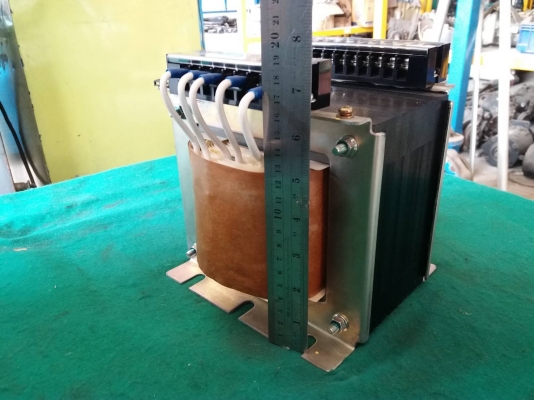 หม้อแปลงไฟ ยี่ห้อ DK แปลงไฟ 240,220,200,190v เป็น 100v