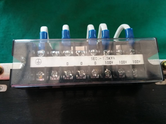 หม้อแปลงไฟ ยี่ห้อ DK แปลงไฟ 240,220,200,190v เป็น 100v