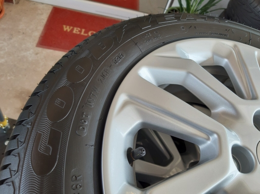 ล้อแม็กพร้อมยางฮอนด้า ถอดป้ายแดง ปี19 ขอบ15 4รู100