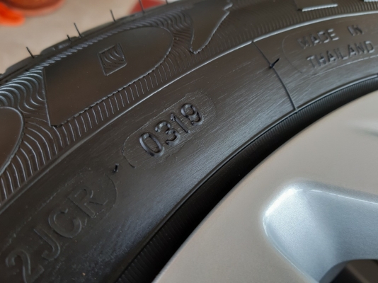 ล้อแม็กพร้อมยางฮอนด้า ถอดป้ายแดง ปี19 ขอบ15 4รู100