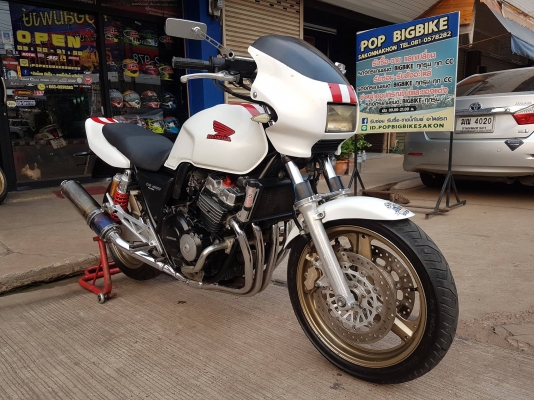 ขาย HONDA CB400 เวอร์ชั่นR LIMITEDไฟเหลี่ยม เดิมๆ มีท่อแต่ง กันล้ม ทะเบียนเล่มเขียวพร้อมโอน ราคา 650