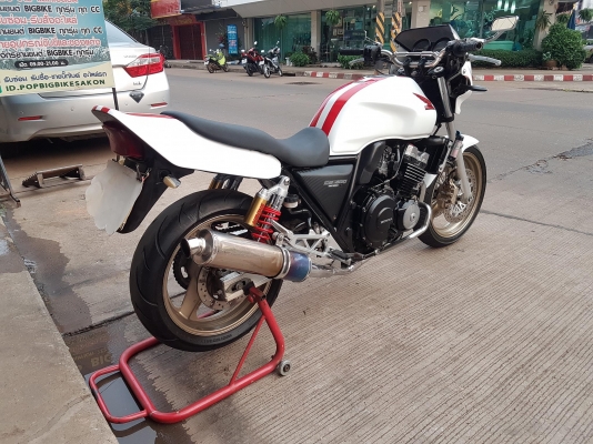ขาย HONDA CB400 เวอร์ชั่นR LIMITEDไฟเหลี่ยม เดิมๆ มีท่อแต่ง กันล้ม ทะเบียนเล่มเขียวพร้อมโอน ราคา 650