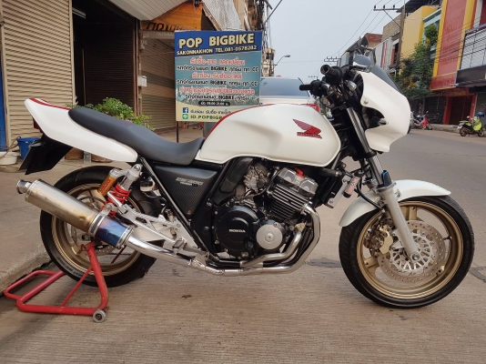 ขาย HONDA CB400 เวอร์ชั่นR LIMITEDไฟเหลี่ยม เดิมๆ มีท่อแต่ง กันล้ม ทะเบียนเล่มเขียวพร้อมโอน ราคา 650