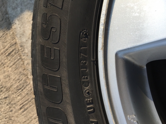 ล้อวีโก้16+บริสโตน215/65/16ปี14 ดอกยางตึบๆ ใช้งานยาวๆ ชุด4วง4444บ.รับเองลดได้อีก โทร0879050181.ส่งได้ทั่วไทย