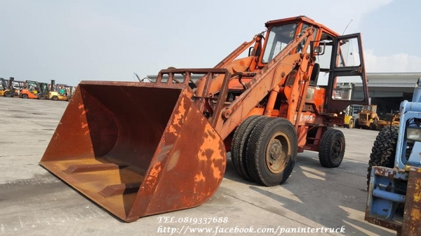 SALE*FROM JAPANรถตักล้อยางTCM-SD25Y2 /เลี้ยวล้อ /เกียร์ธรรมดา /มีเก๋ง /เครื่องยนต์ดีเซลHINO-DM100 -6สูบ มีเอกสารแจ้งจำหน่าย