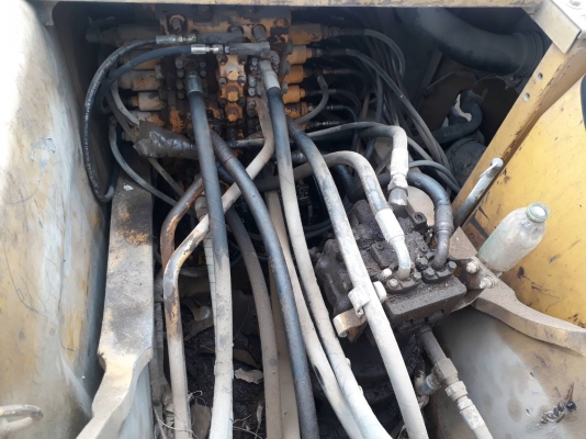ขายดาวน์450,000 KOMATSU PC200-7 สัญญา48งวดผ่อนแล้ว15งวดผ่อนต่ออีก33งวดๆละ