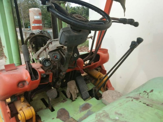 ขายโฟล์คลิฟต์2.5ตันราคา 150,000