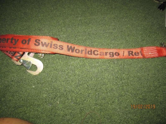 สายรัดสัมภาระของสายการบิน Swiss world cargo มือสอง มีตะขอเกี่ยว