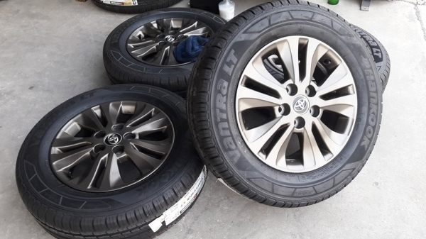 ขายล้อแม็ก revo trd 16"  ยางใหม่ปี18