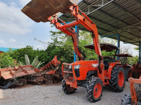 ขายรถตักมือสอง KUBOTA L4708 พร้อมบุ้งกี๋ LA588 รถสวยเดิมๆ 1,200 ชั่วโมง  ราคา 430,000 ต่อรองได้  สามย่านแทรคเตอร์ โทร/ไลน์ 0897489639 ,0899347475