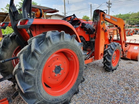 ขายรถตักมือสอง KUBOTA L4708 พร้อมบุ้งกี๋ LA588 รถสวยเดิมๆ 1,200 ชั่วโมง  ราคา 430,000 ต่อรองได้  สามย่านแทรคเตอร์ โทร/ไลน์ 0897489639 ,0899347475