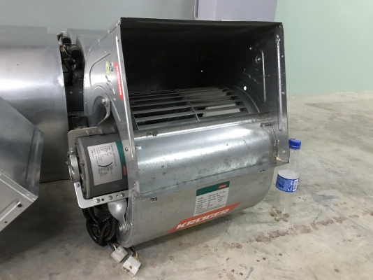 ( เหลือ 4ตัวครับ )ขายพัดลมโบวเวอร์ดูด-เป่าอากาศ Kruger 375W 220V ไฟบ้าน ปรับความเร็วได้ 3ระดับ สภาพสวยใหม่มาก หมุนนิ่ม ลมแรง พร้อมใช้งาน ราคาตัวละ 2,800 บาท ( เหลือ 4ตัวครับ )ขายพัดลมโบวเวอร์ดูด-เป่าอากาศ Kruger 375W 220V ไฟบ้าน ปรับความเร็วได้ 3ระดับ สภาพสวยใหม่มาก หมุนนิ่ม ลมแรง พร้อมใช้งาน ราคาตัวละ 2,800 บาท