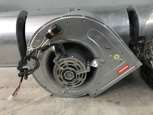 ( เหลือ 4ตัวครับ )ขายพัดลมโบวเวอร์ดูด-เป่าอากาศ Kruger 375W 220V ไฟบ้าน ปรับความเร็วได้ 3ระดับ สภาพสวยใหม่มาก หมุนนิ่ม ลมแรง พร้อมใช้งาน ราคาตัวละ 2,800 บาท ( เหลือ 4ตัวครับ )ขายพัดลมโบวเวอร์ดูด-เป่าอากาศ Kruger 375W 220V ไฟบ้าน ปรับความเร็วได้ 3ระดับ สภาพสวยใหม่มาก หมุนนิ่ม ลมแรง พร้อมใช้งาน ราคาตัวละ 2,800 บาท