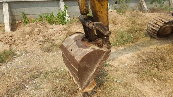 ขาย แบคโฮ KOMATSU PC30-6 เอกสารใบซื้อขาย เครื่องดี ปั้มเฟือง ช่วงล่าง 70\% ราคาต่อรองได้ครับ