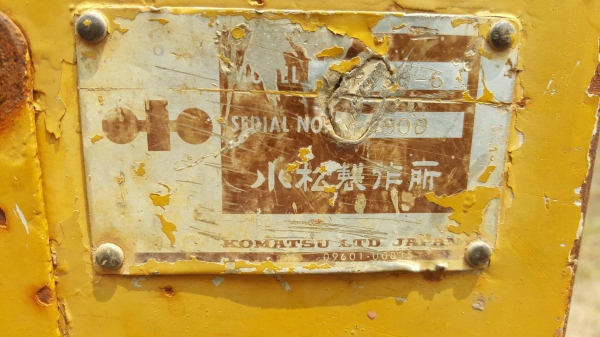 ขาย แบคโฮ KOMATSU PC30-6 เอกสารใบซื้อขาย เครื่องดี ปั้มเฟือง ช่วงล่าง 70\% ราคาต่อรองได้ครับ