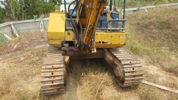 ขาย แบคโฮ KOMATSU PC30-6 เอกสารใบซื้อขาย เครื่องดี ปั้มเฟือง ช่วงล่าง 70\% ราคาต่อรองได้ครับ
