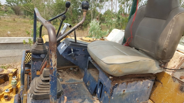 ขาย แบคโฮ KOMATSU PC30-6 เอกสารใบซื้อขาย เครื่องดี ปั้มเฟือง ช่วงล่าง 70\% ราคาต่อรองได้ครับ