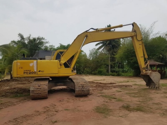 KOMATSU PC 200-6 KOMATSU PC 200-6