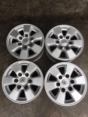 ล้อโตโยต้า ขอบ15+น๊อต ทำสีใหม่มีลอยตามการใช้งาน  #ชุด4วง4500บาท สนใจโทร0879050181.ส่งได้ทั่วไทย